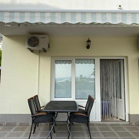 Apartmani Znaor Baška Voda Buitenkant foto