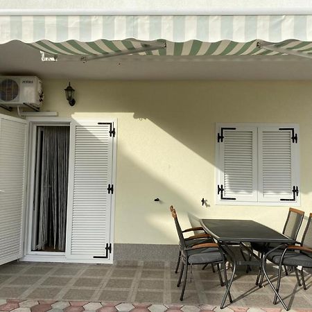Apartmani Znaor Baška Voda Buitenkant foto