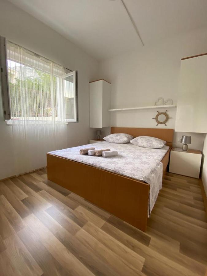 Apartmani Znaor Baška Voda Buitenkant foto