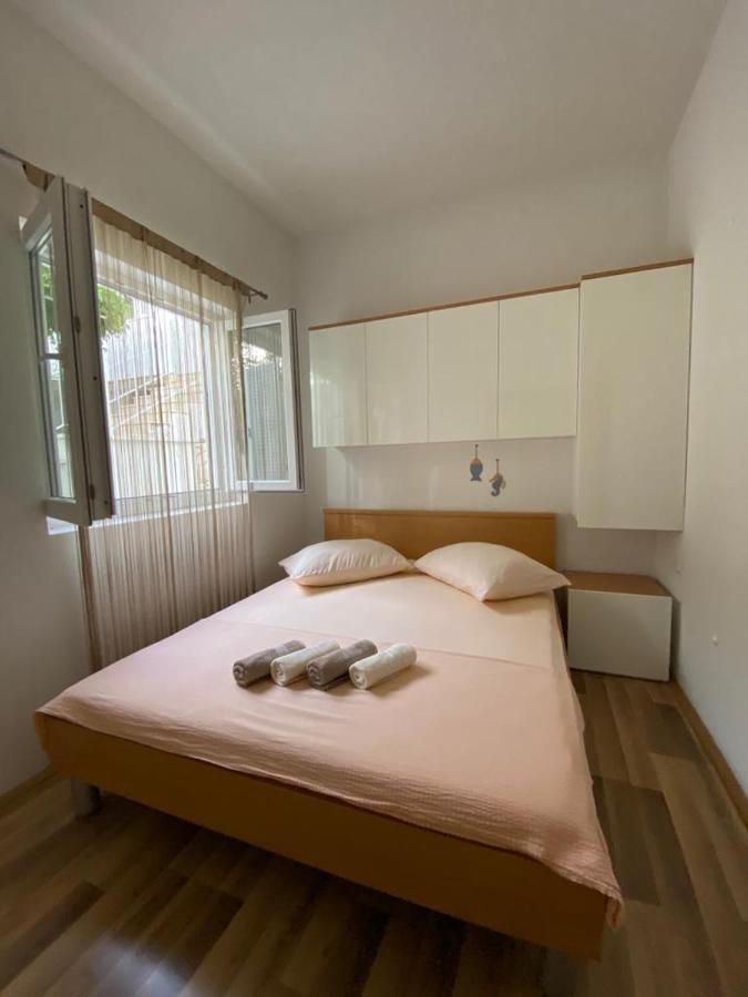 Apartmani Znaor Baška Voda Buitenkant foto