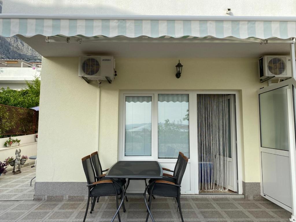 Apartmani Znaor Baška Voda Buitenkant foto