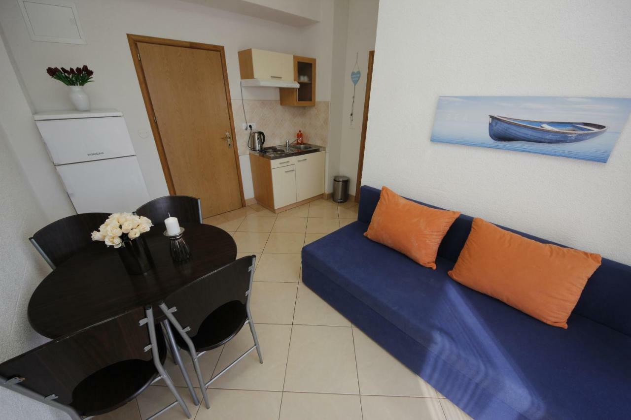 Apartmani Znaor Baška Voda Buitenkant foto