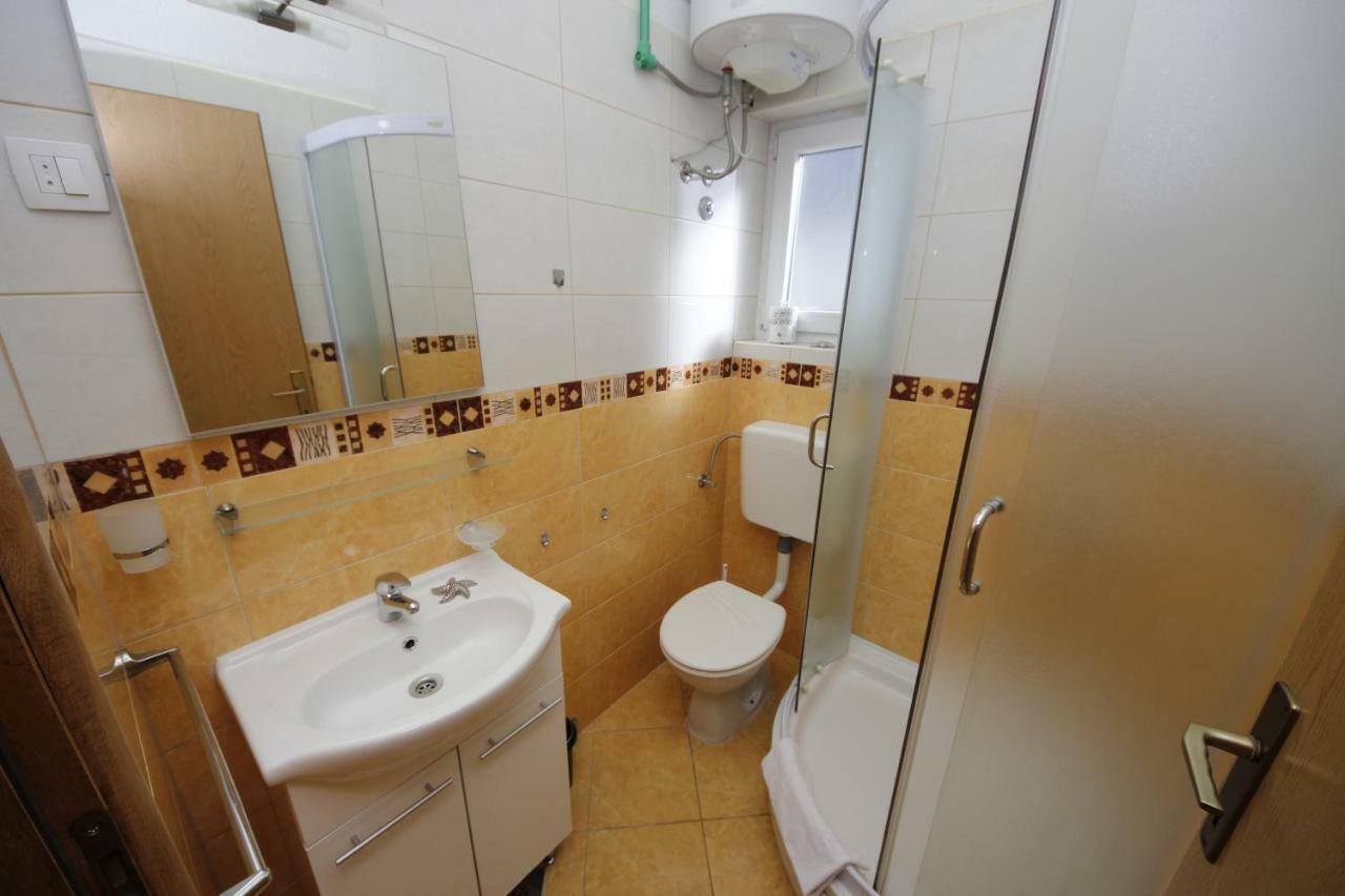 Apartmani Znaor Baška Voda Buitenkant foto