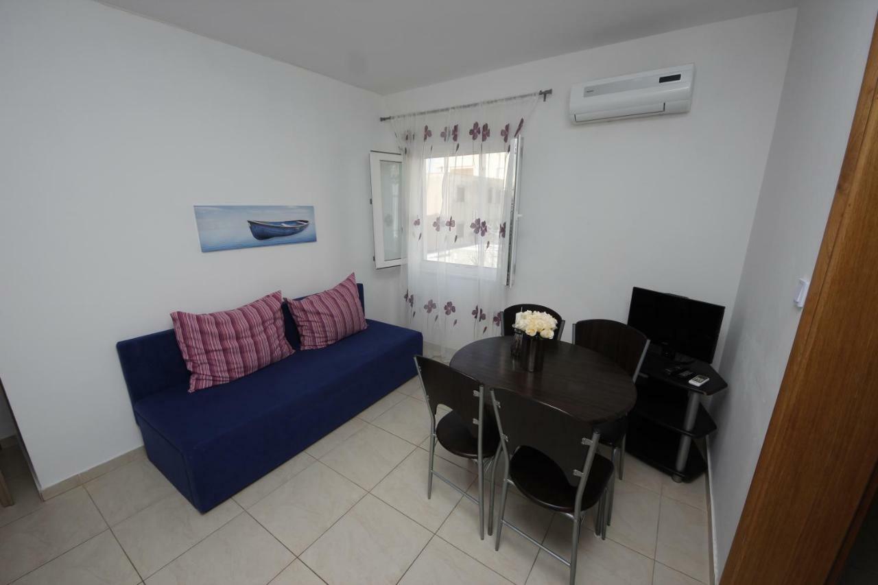 Apartmani Znaor Baška Voda Buitenkant foto