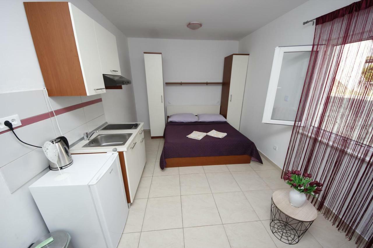 Apartmani Znaor Baška Voda Buitenkant foto