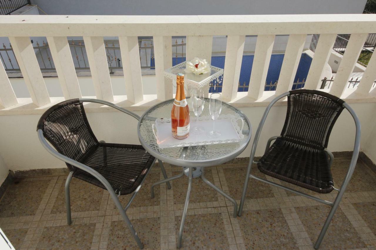Apartmani Znaor Baška Voda Buitenkant foto