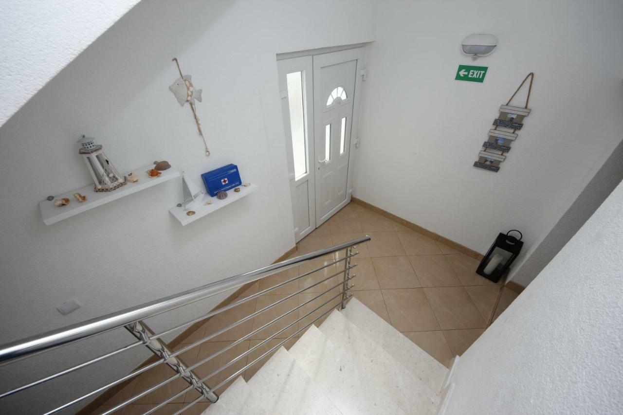 Apartmani Znaor Baška Voda Buitenkant foto
