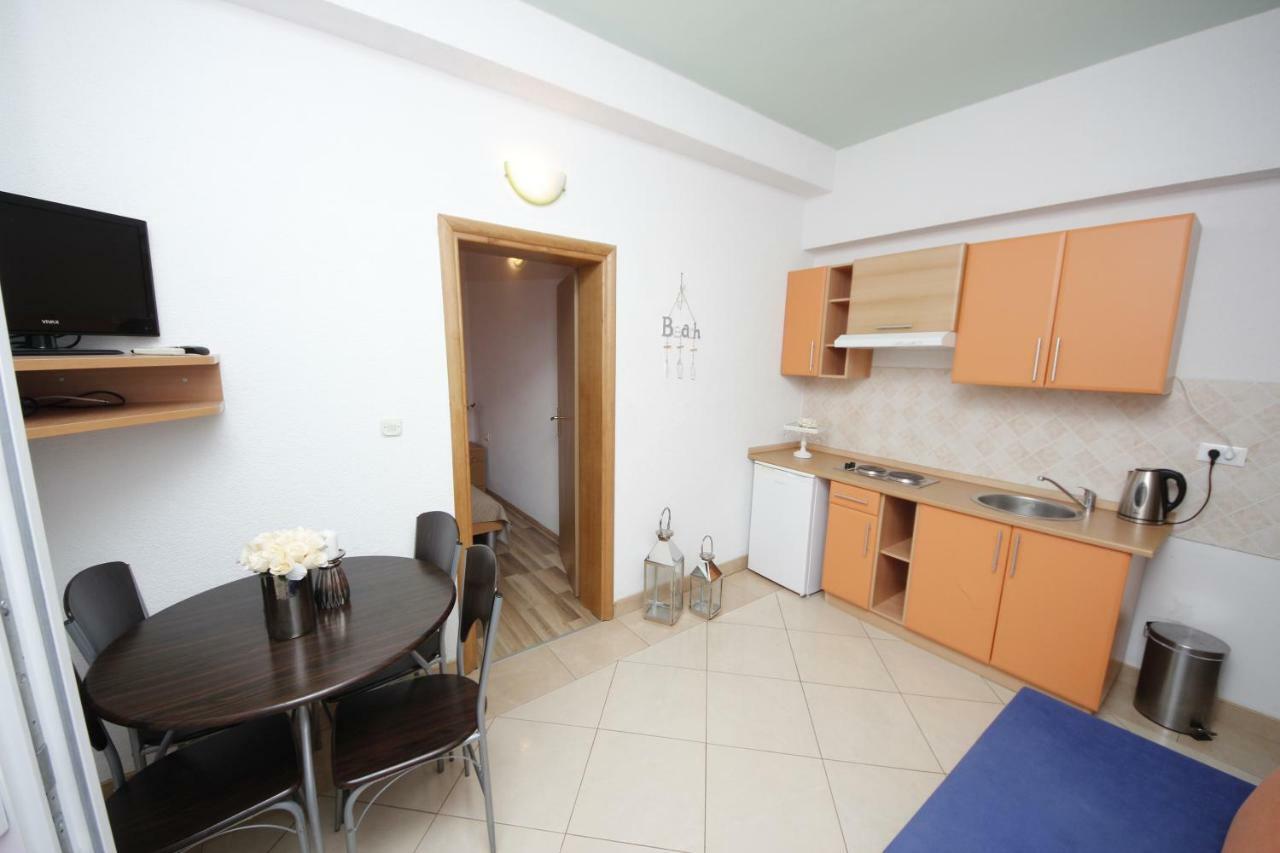 Apartmani Znaor Baška Voda Buitenkant foto