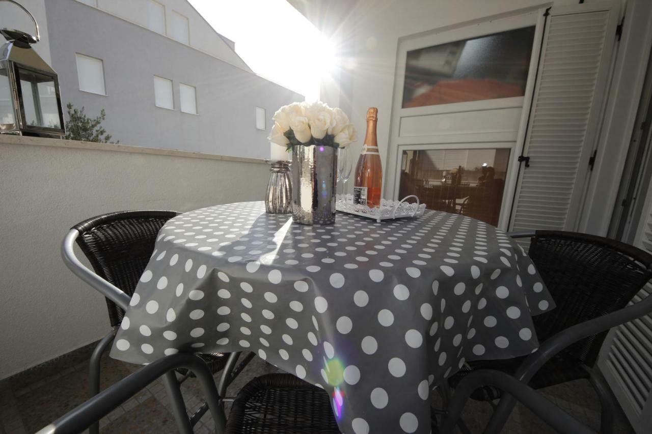 Apartmani Znaor Baška Voda Buitenkant foto