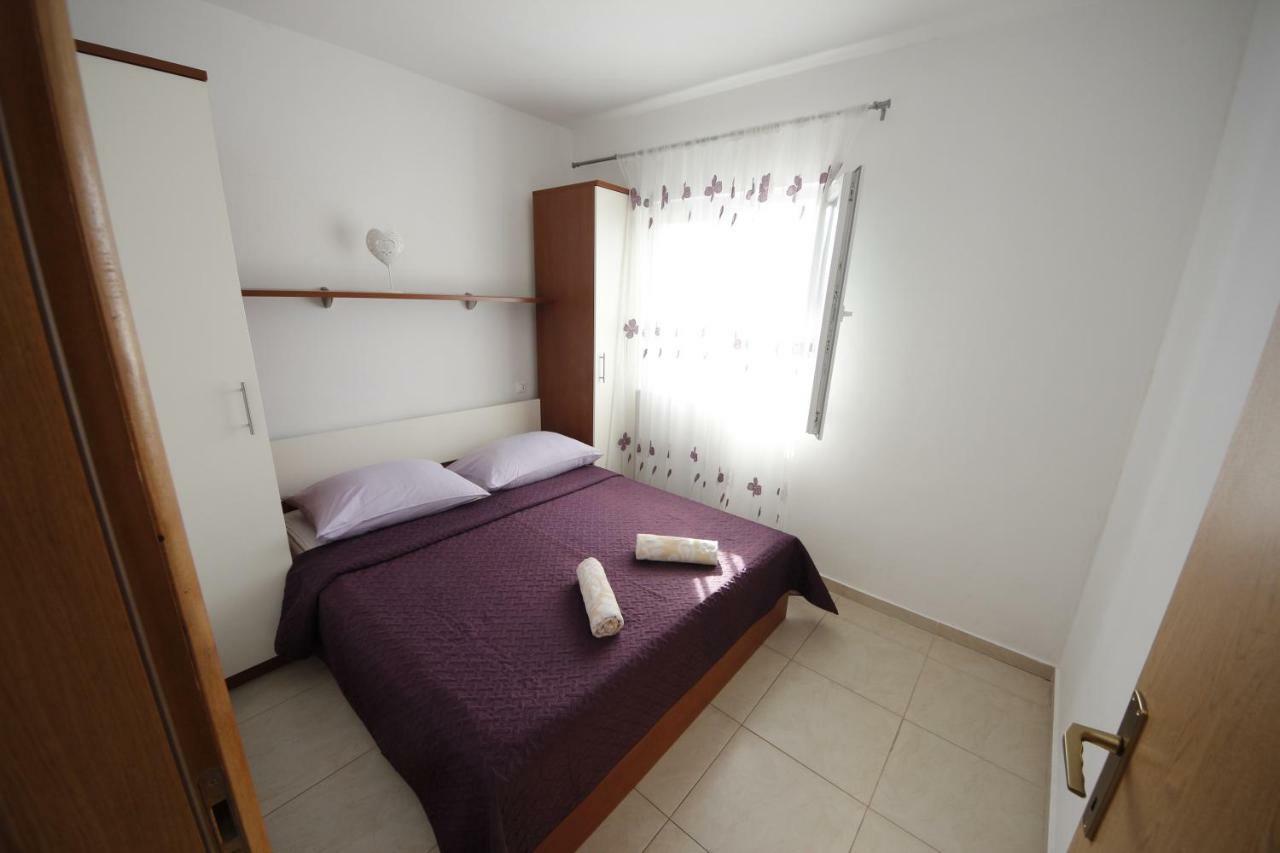 Apartmani Znaor Baška Voda Buitenkant foto